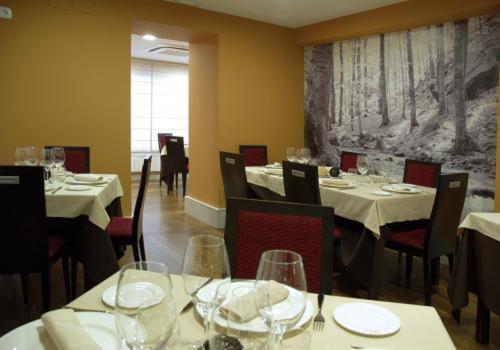 Hotel Restaurante Aldama Amurrio Exterior photo