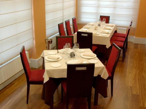 Hotel Restaurante Aldama Amurrio Exterior photo