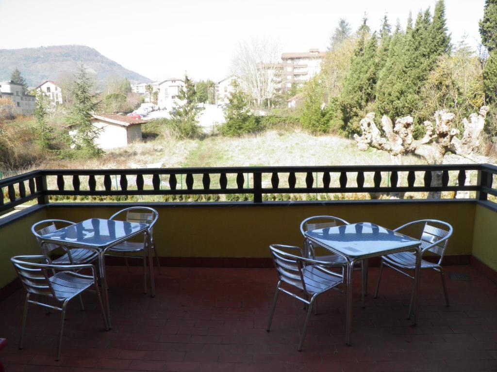 Hotel Restaurante Aldama Amurrio Exterior photo
